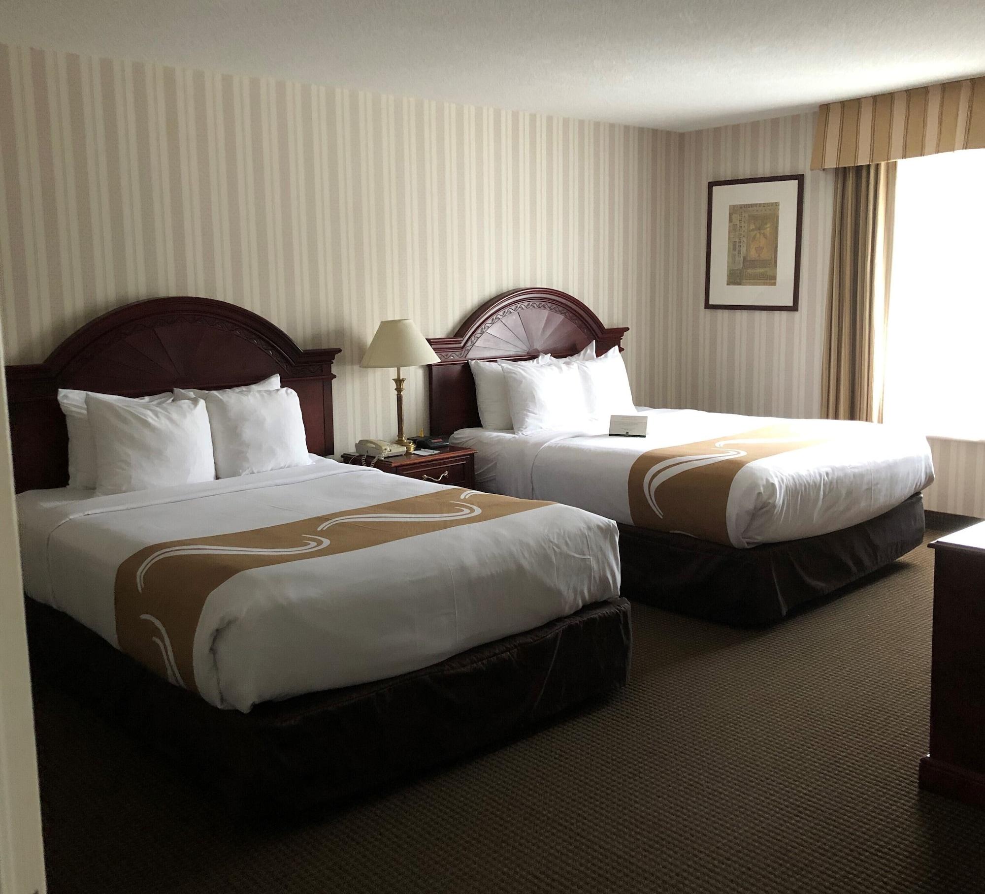 Quality Hotel & Suites Woodstock Eksteriør billede