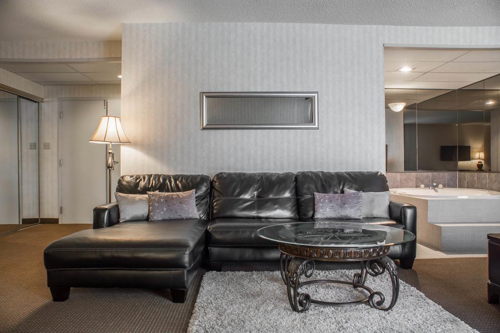 Quality Hotel & Suites Woodstock Eksteriør billede
